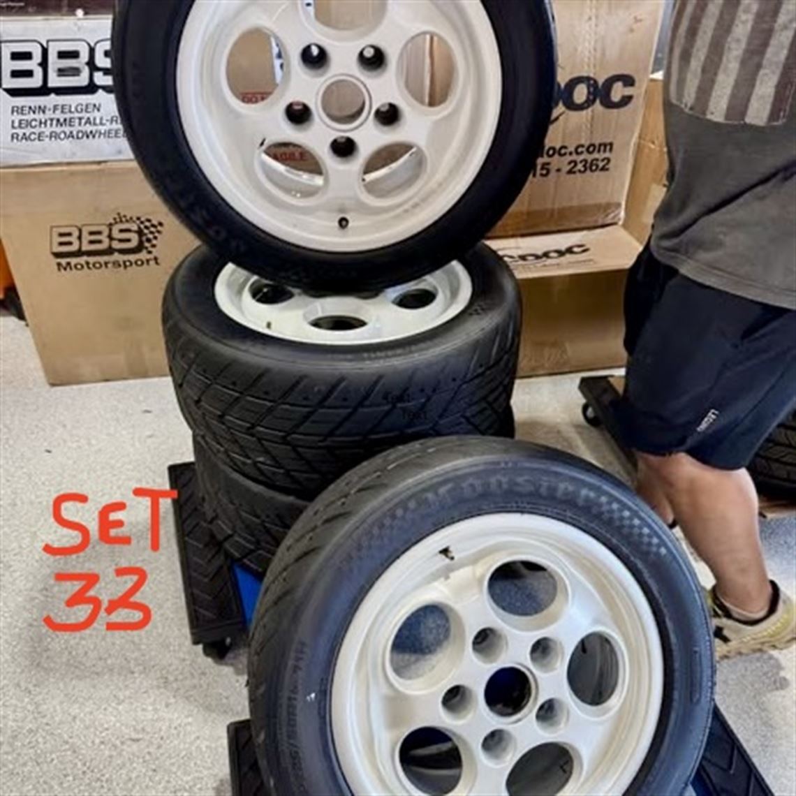 porsche-944-turbo-cup-magnesium-wheel-collect