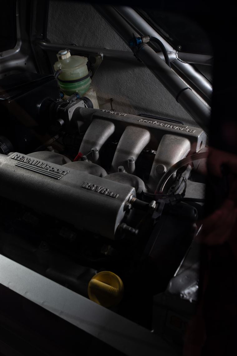 2001-clio-v6-trophy-from-luca-rangoni-europea