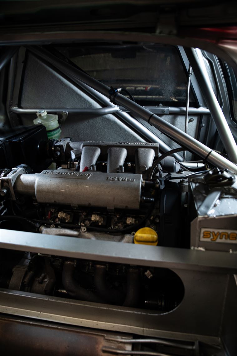 2001-clio-v6-trophy-from-luca-rangoni-europea