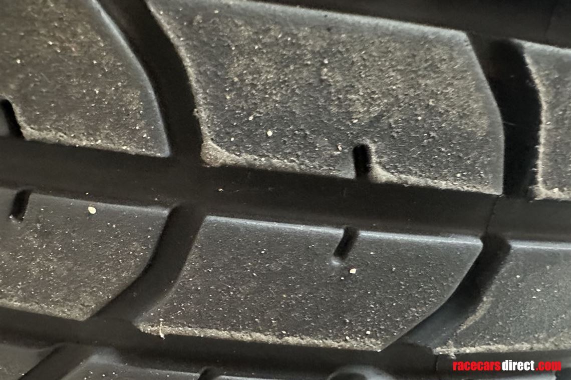 4-hankook-300-660-18-gt3-scrubbed-wet-tyyre