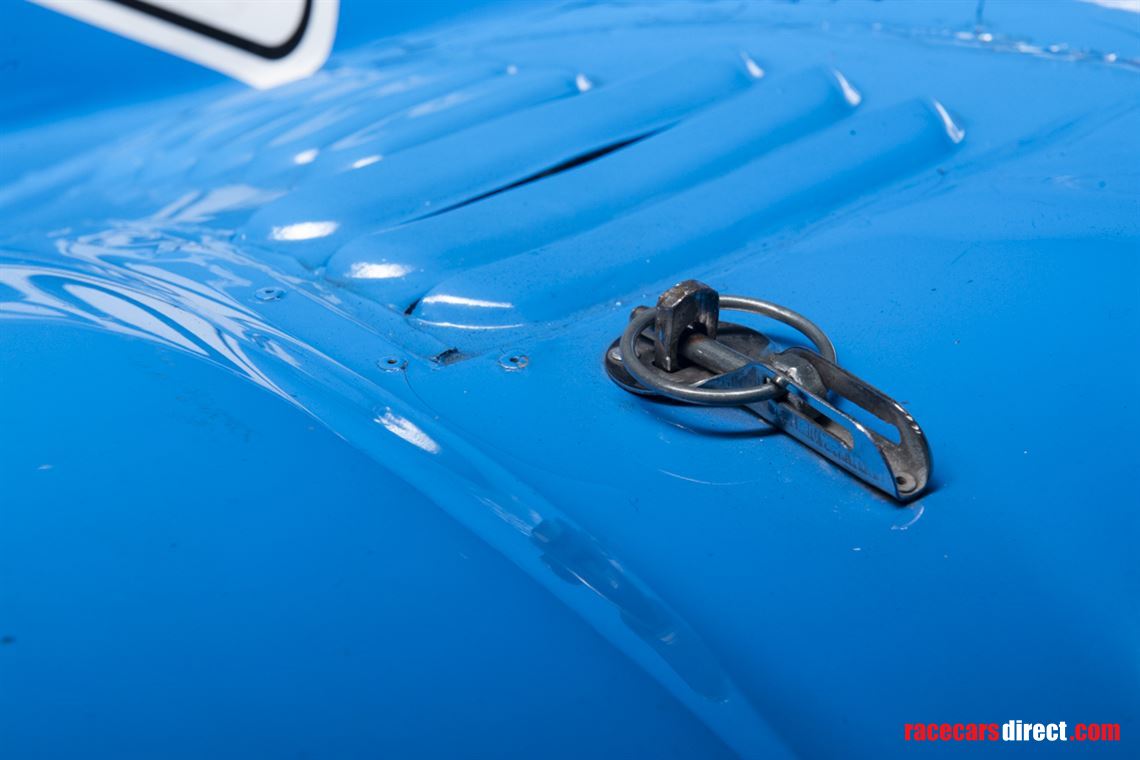 morgan-plus-8-gtr-big-blue