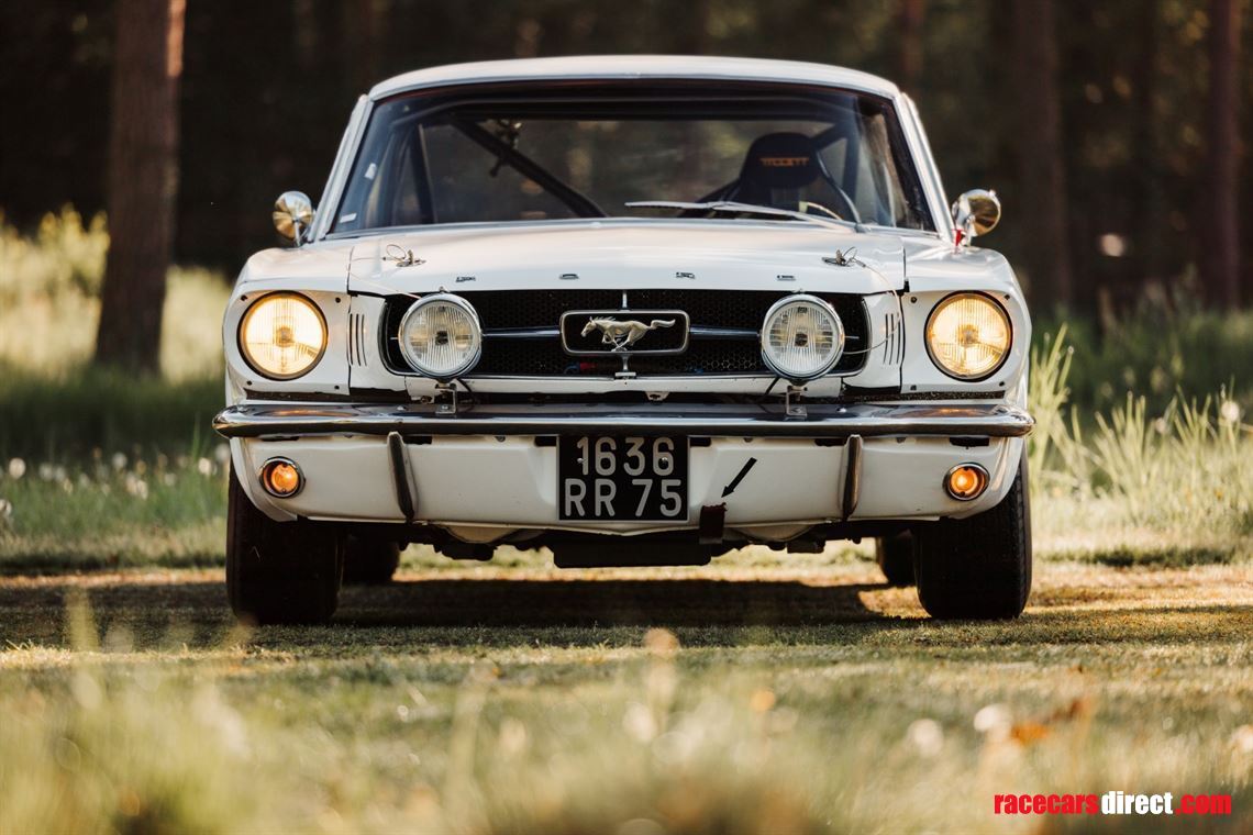 1965-ford-mustang-race-car