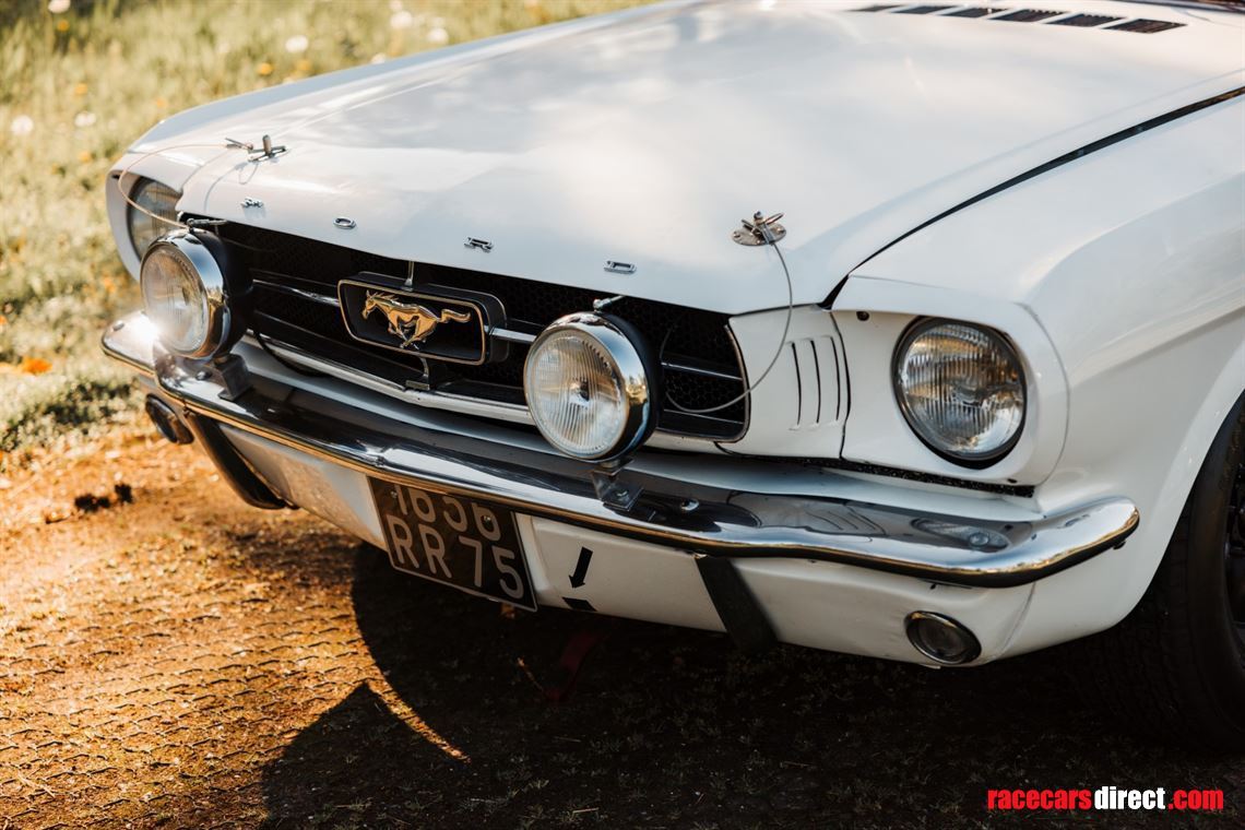 1965-ford-mustang-race-car