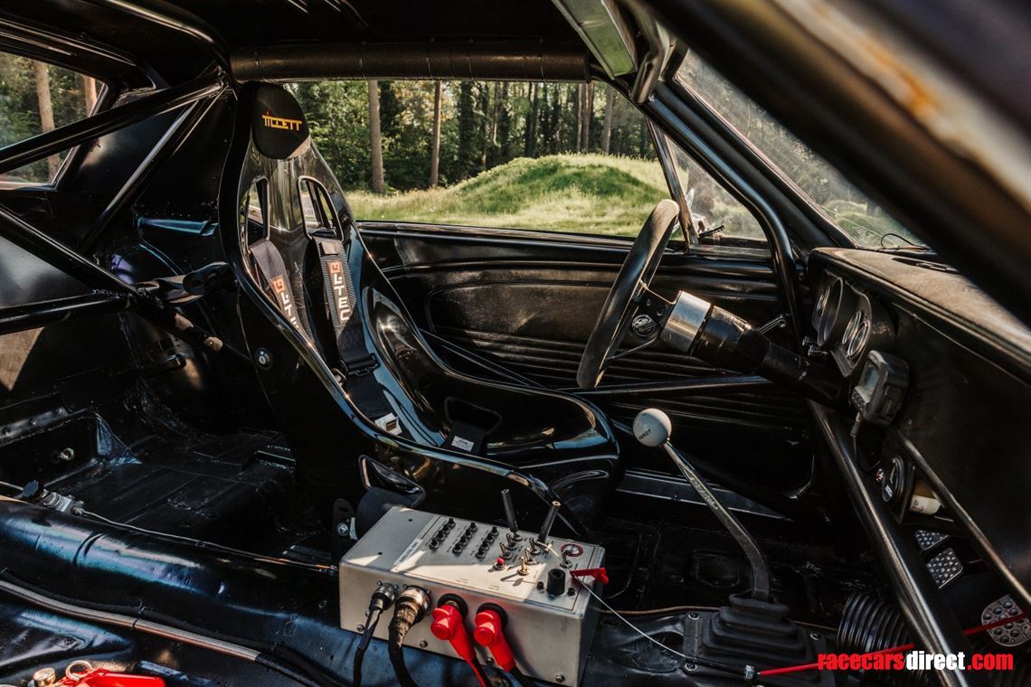 1965-ford-mustang-race-car