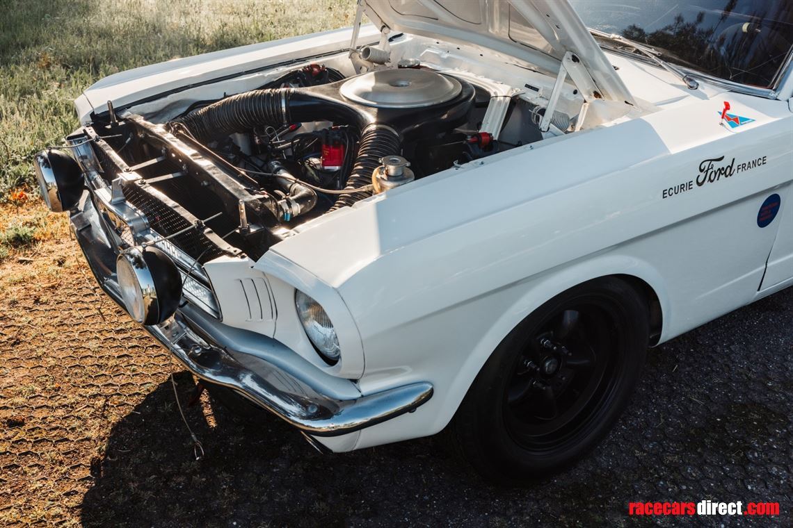 1965-ford-mustang-race-car