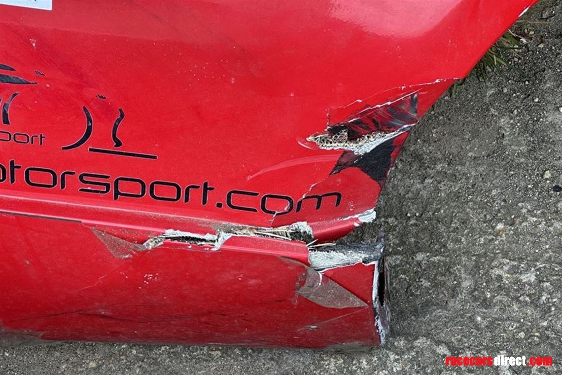 viper-gt3-carbon-bodywork-front-bumper-side