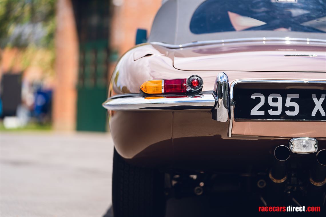 1961-jaguar-e-type-roadster