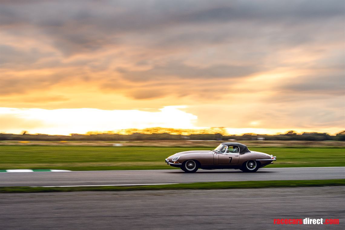 1961-jaguar-e-type-roadster
