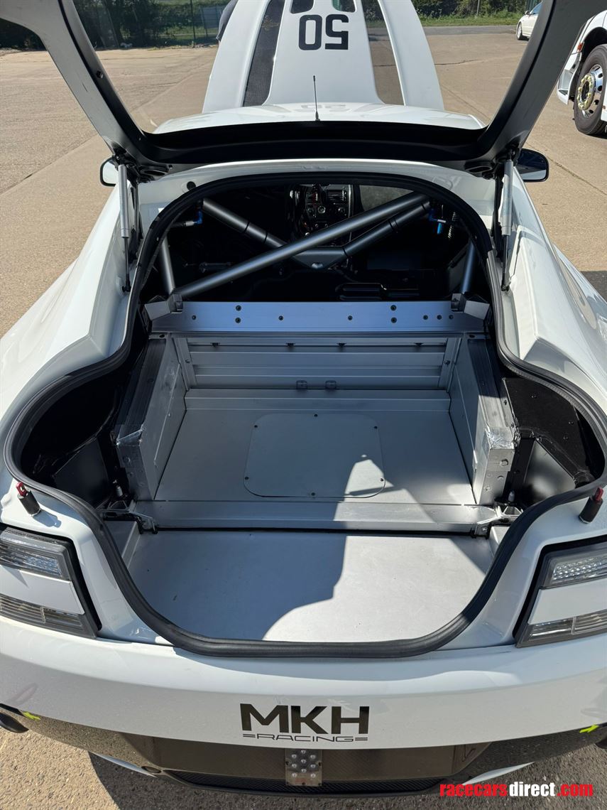 Racecarsdirect.com - 2016 Aston Martin Vantage GT4 – R15-106