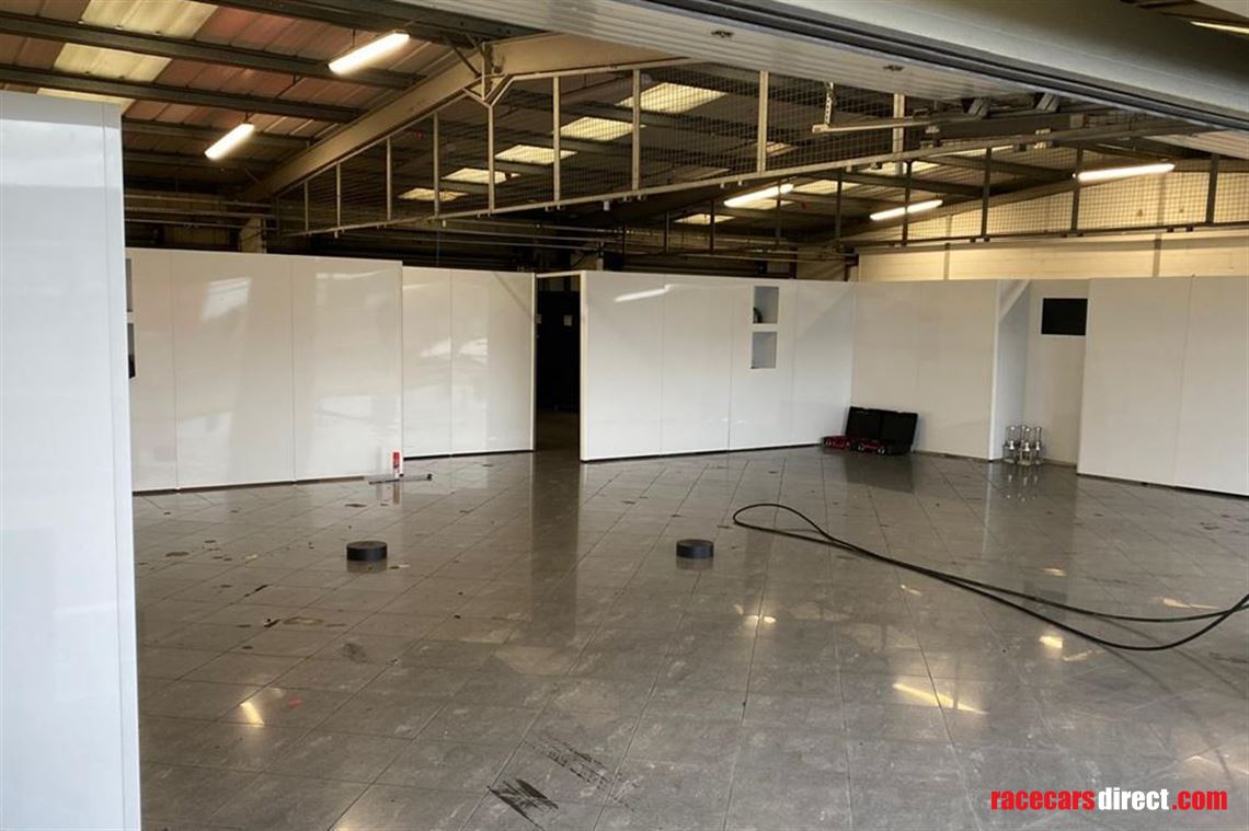 caseliner-magseam-23-car-garage-boarding