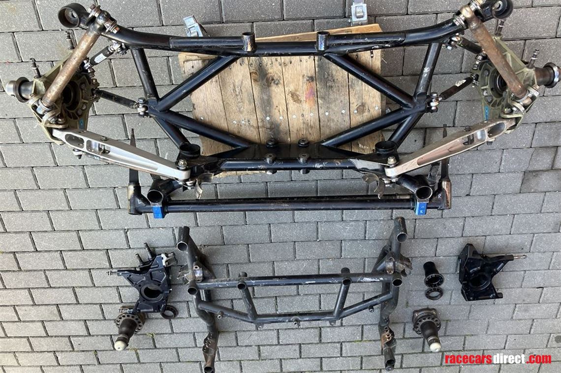 new-gt3-race-car-center-lock-kit-and-hubs-sus