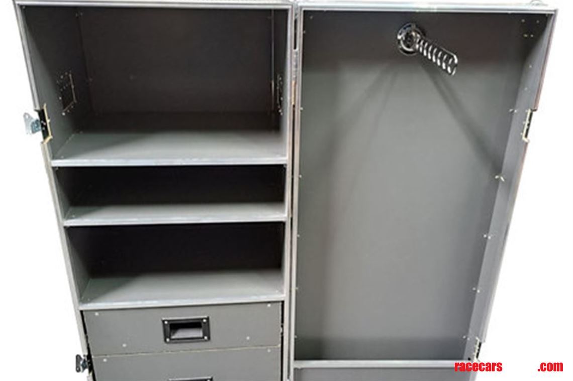 driver-racewear-flight-case