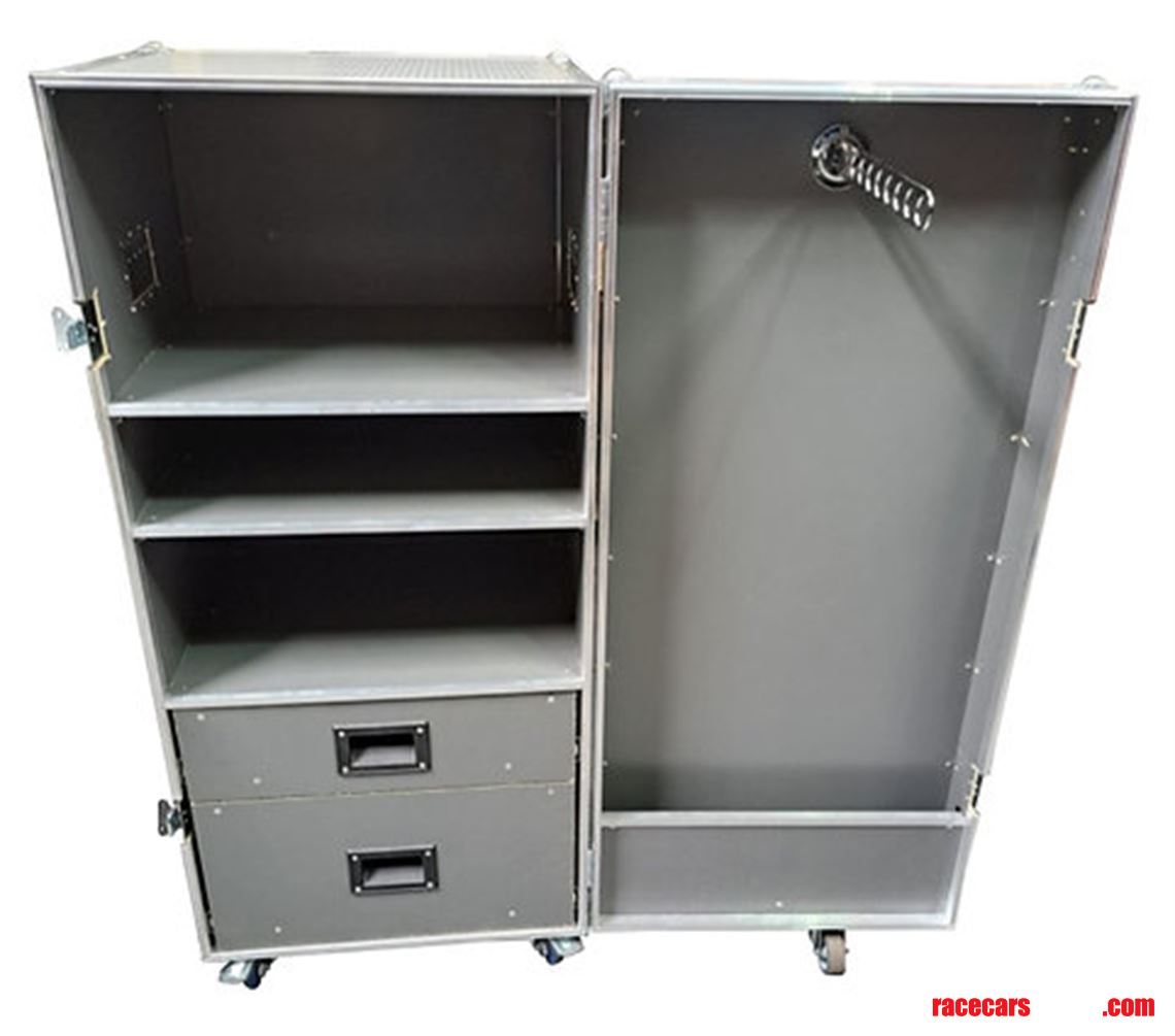 driver-racewear-flight-case