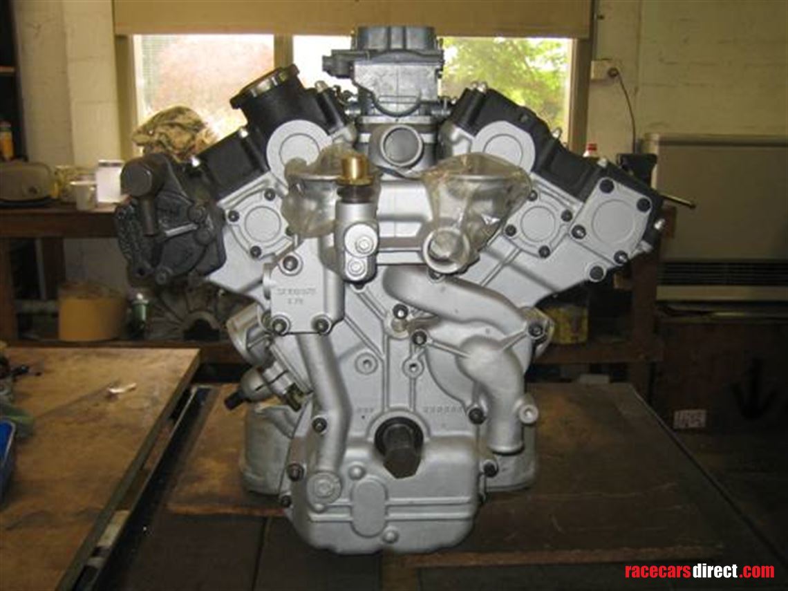 ferrari-365-gtb4-daytona-engine