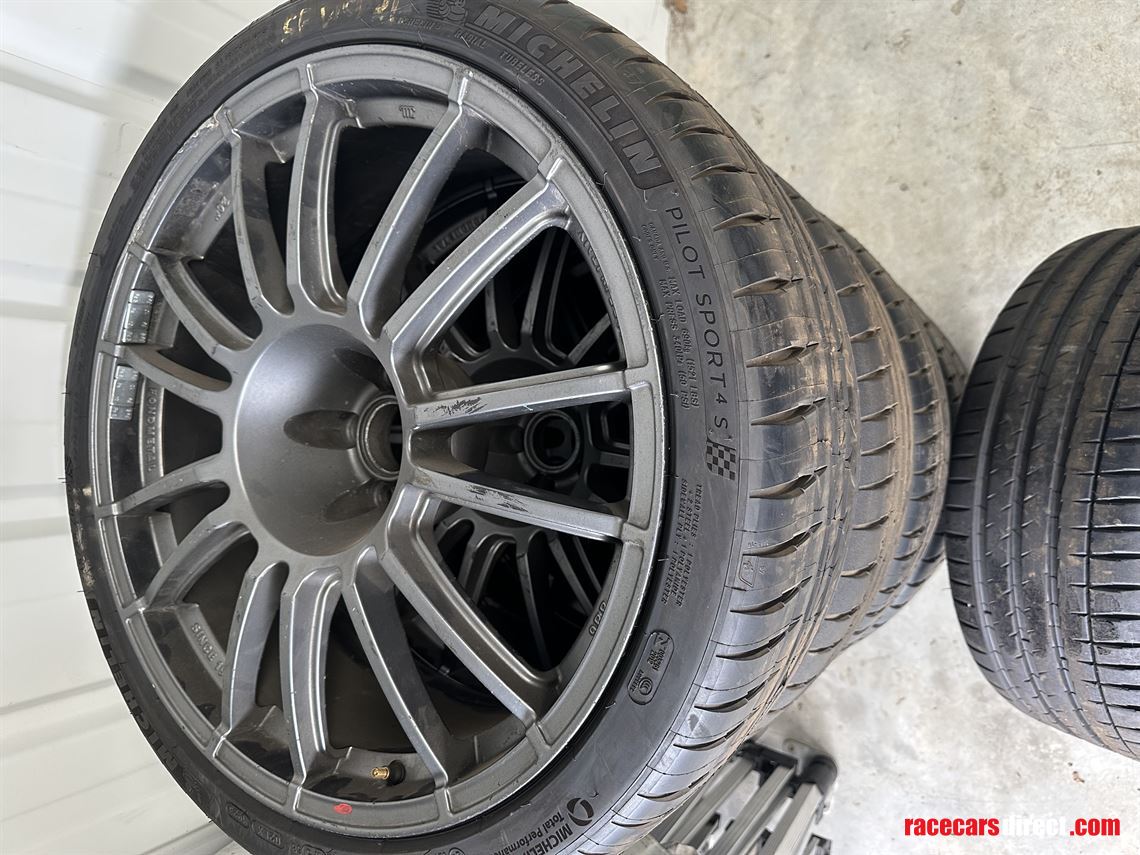 ginetta-20-rims-with-tyres