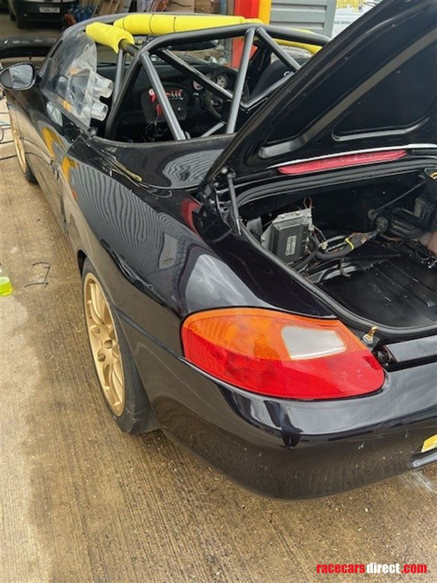 porsche-boxster-32-race-car