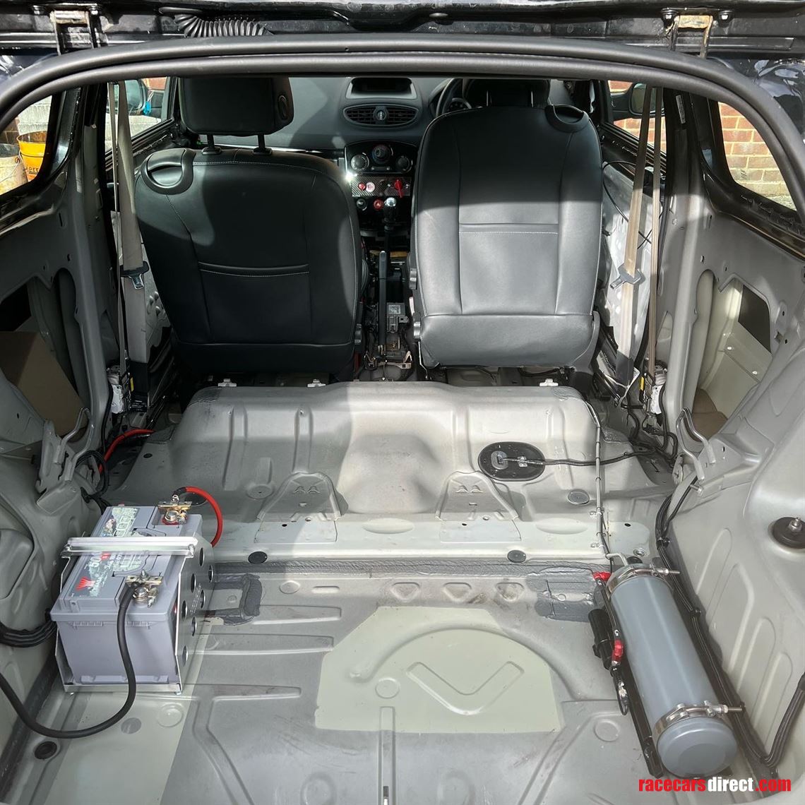 renault-clio-197-road-legal-track-car