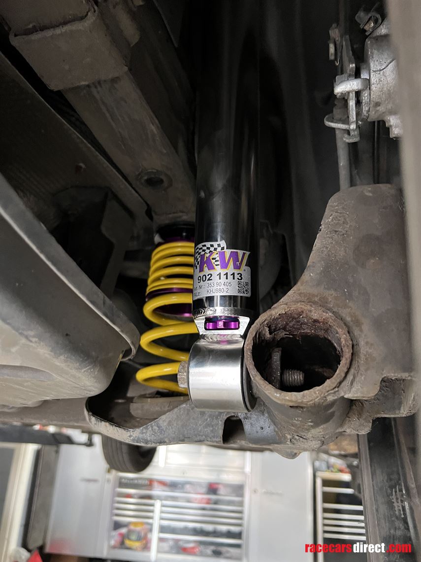 renault-clio-197-road-legal-track-car