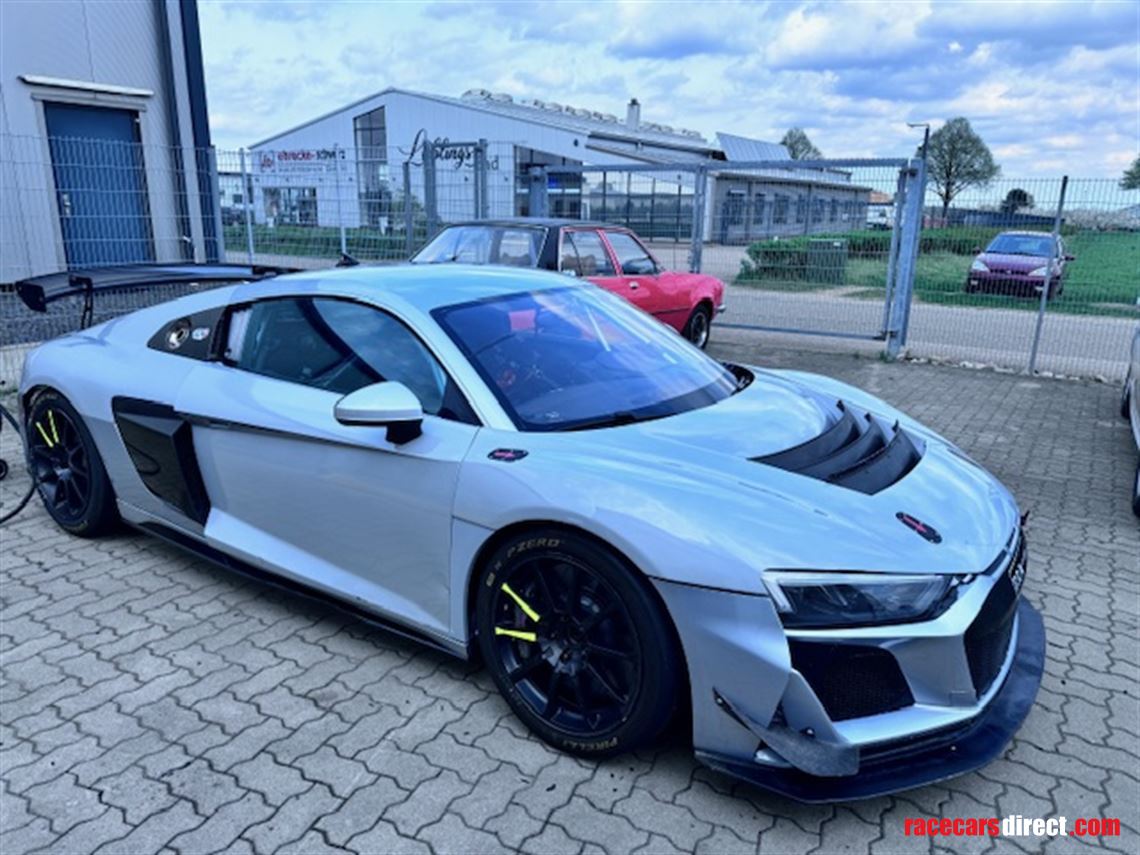 audi-r-8-gt4