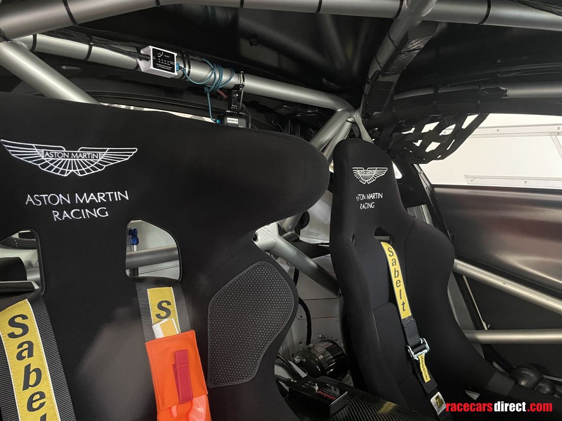 aston-martin-n24-gt4-very-rare-manual-gearbox