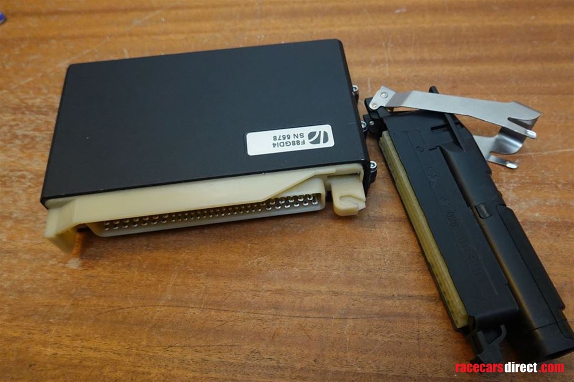 life-racing-f88ecu-x-2-d5-pro-dash-canbus-swi