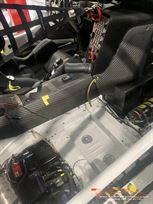 porsche-9912-gt3r-w-many-spares