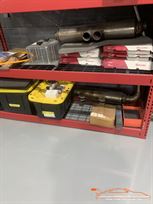 porsche-9912-gt3r-w-many-spares