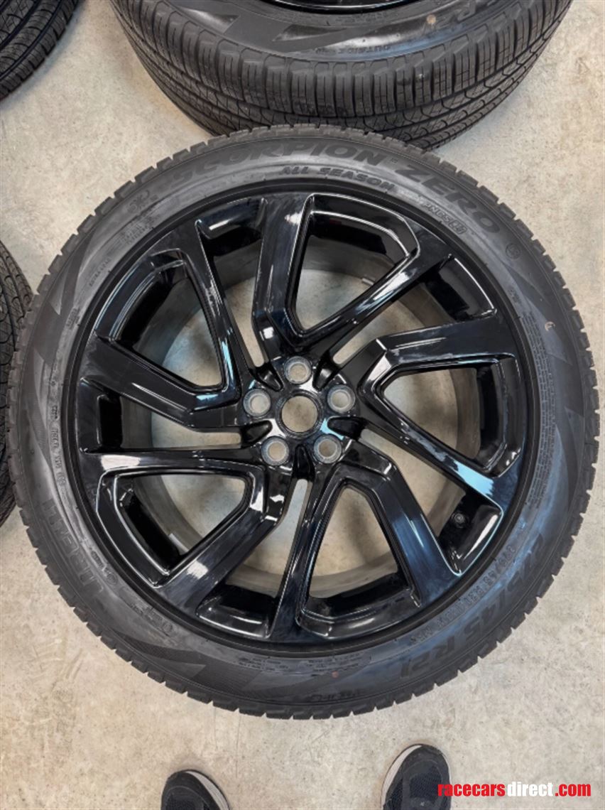 2024-21-range-rover-sport-wheels-pirelli-tyre