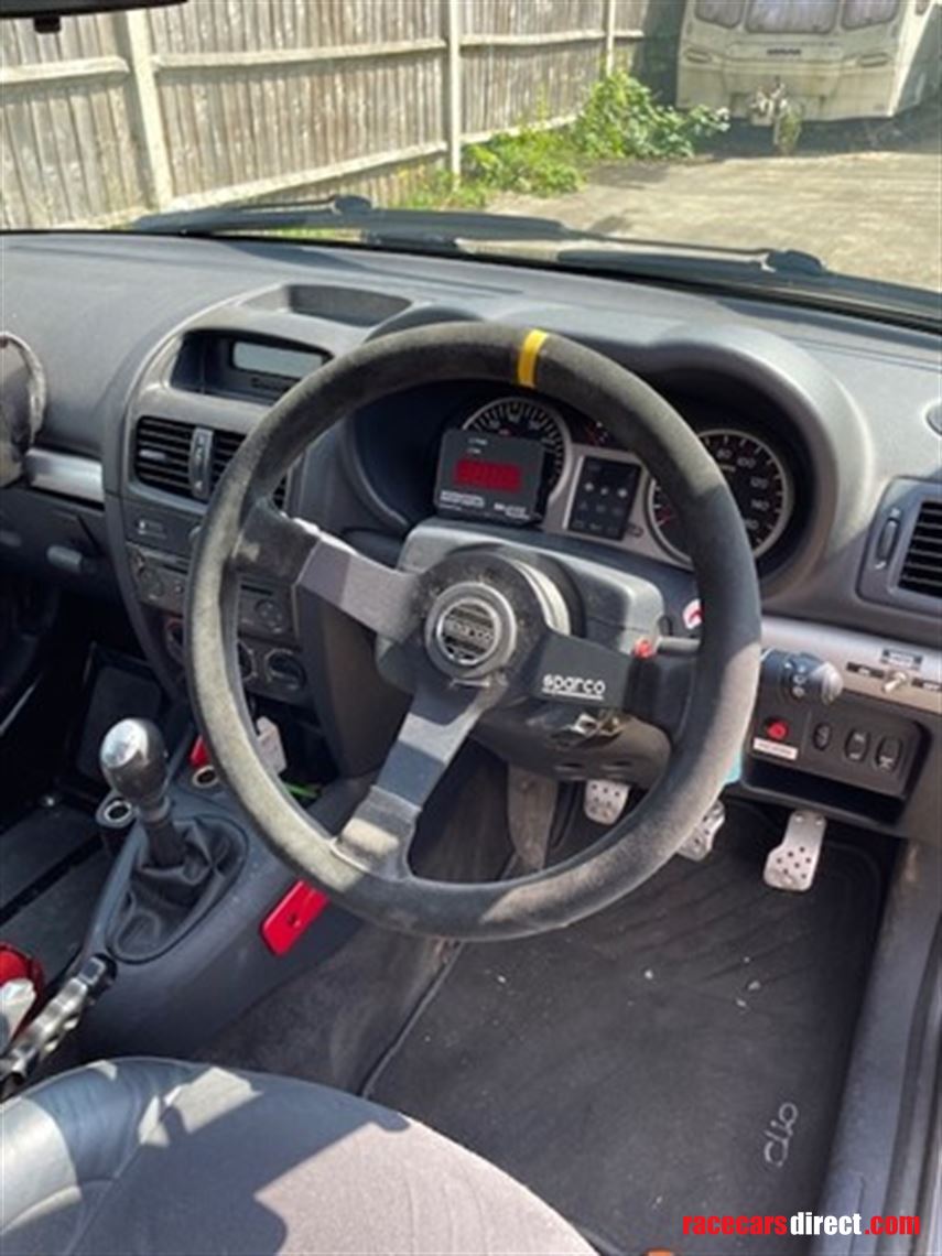 renault-clio-182---road-rally-car