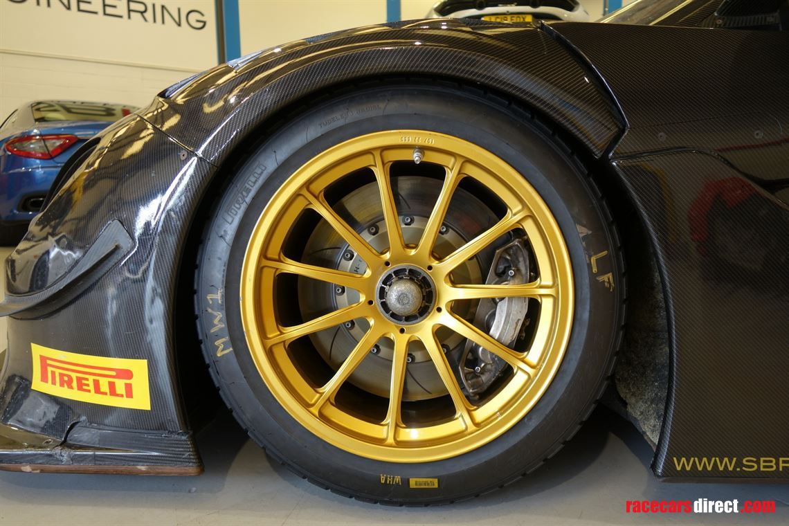 2020-mclaren-720s-gt3