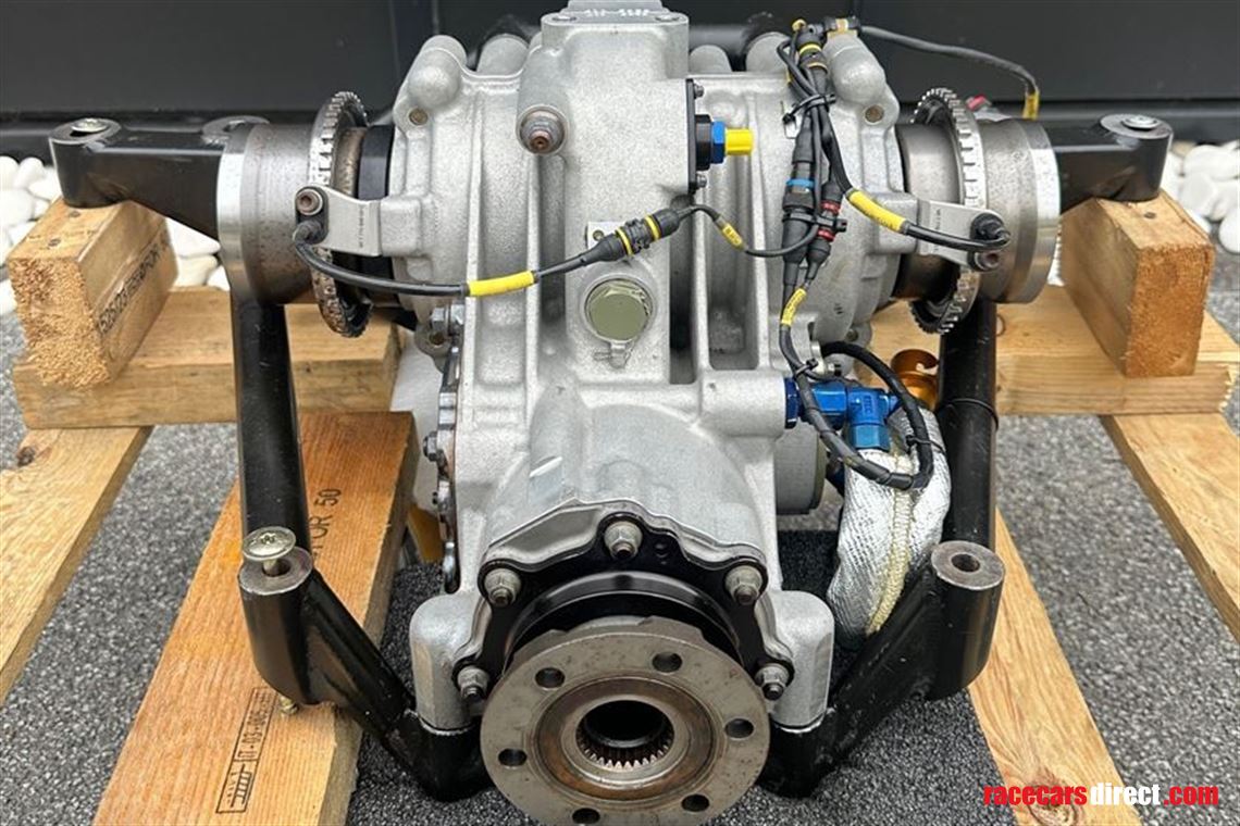 Racecarsdirect.com - X Trac BMW Z4 GT3 Differential & Subframe