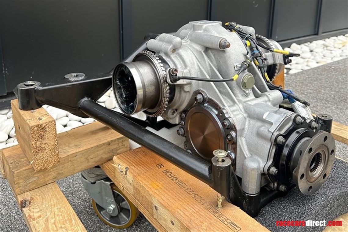 Racecarsdirect.com - X Trac BMW Z4 GT3 Differential & Subframe
