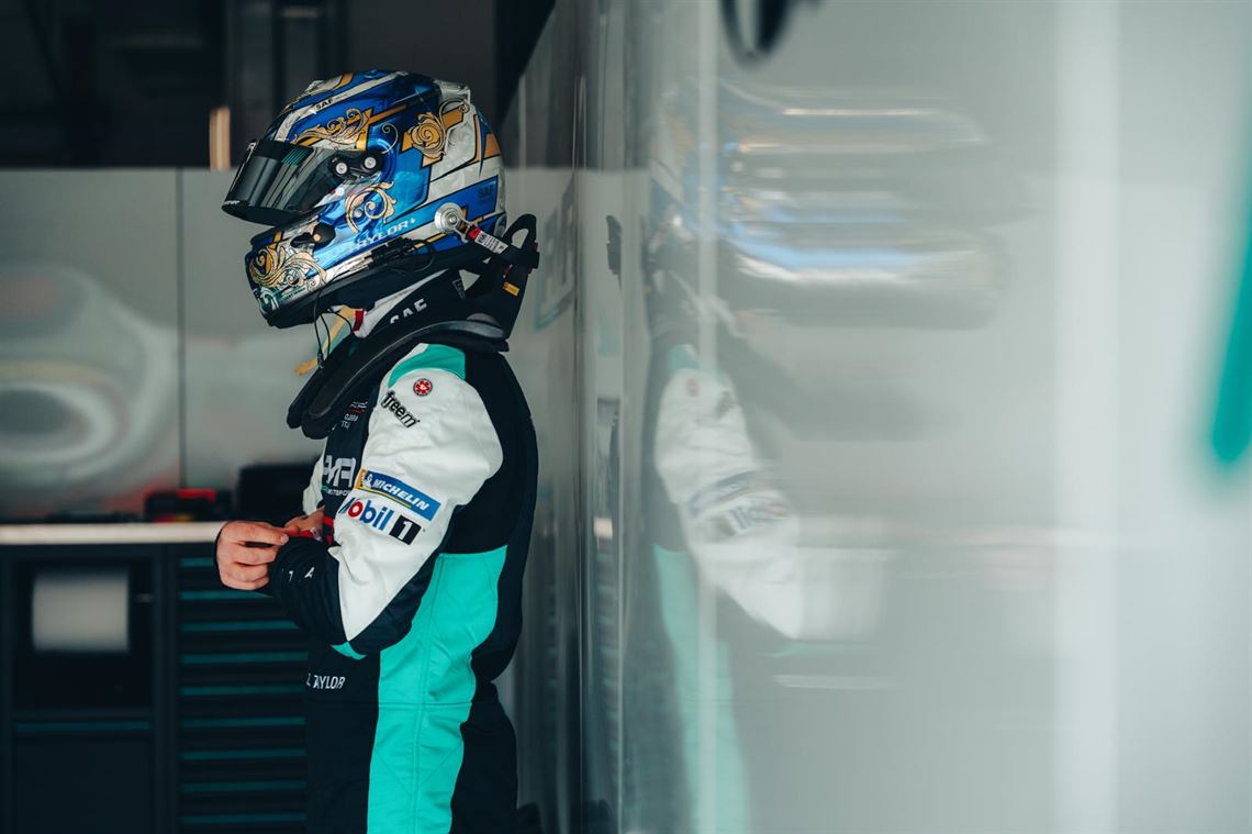 walling-system-for-motorsport