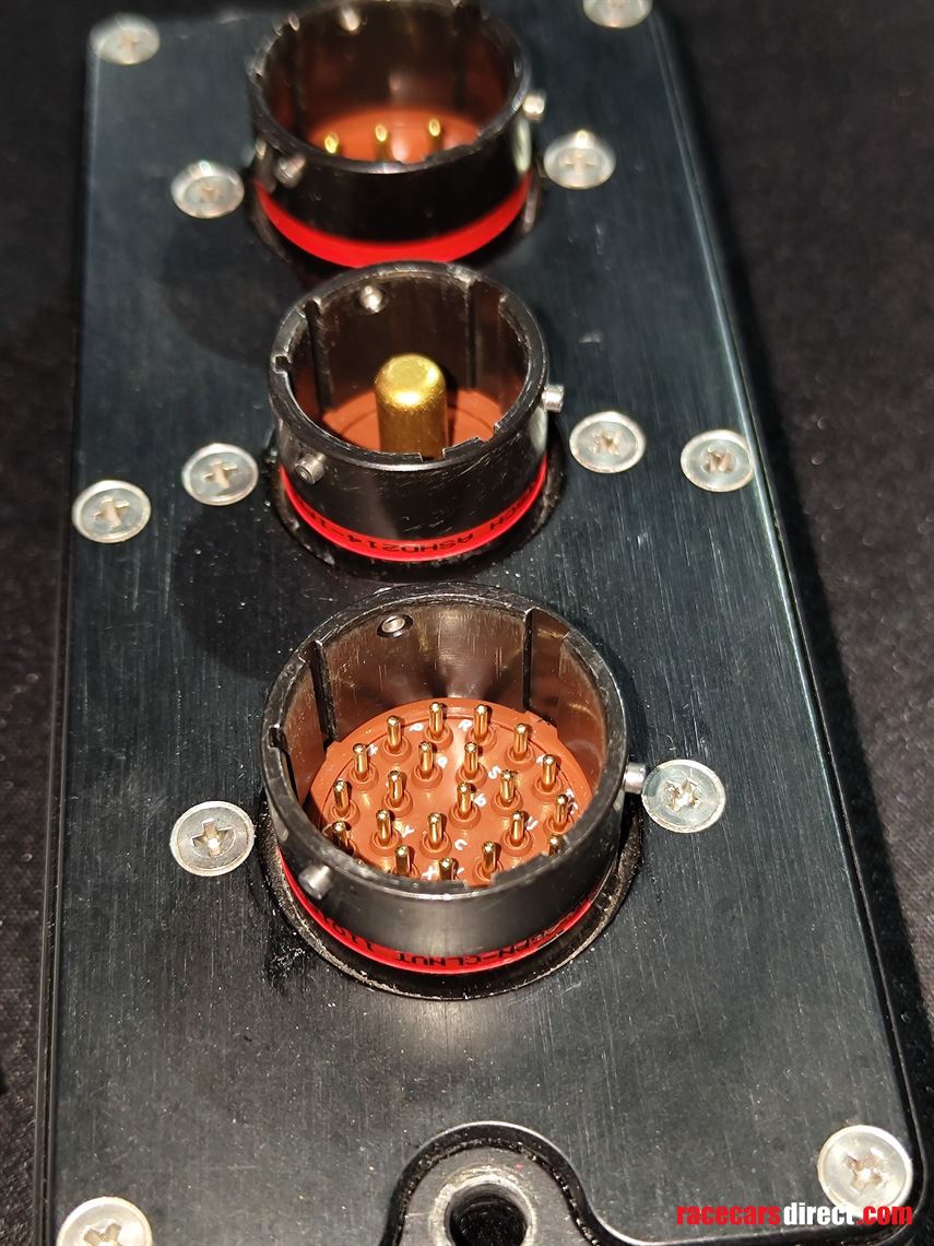 motec-pdm16---power-distribution-module---par