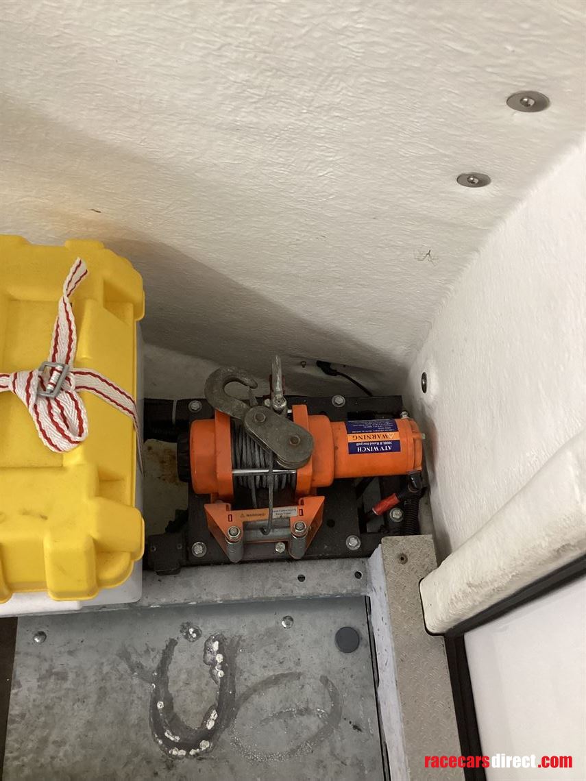 brian-james-race-transporter-4