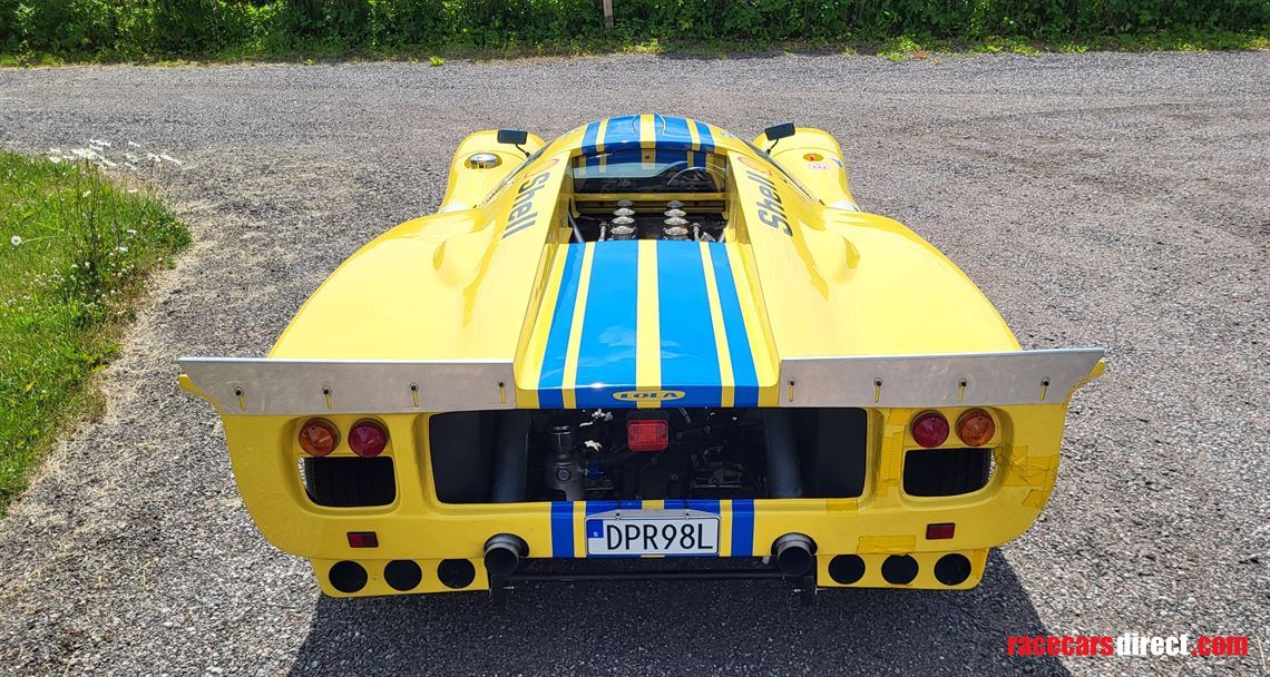 lola-t70-mk3-b-continuation-car