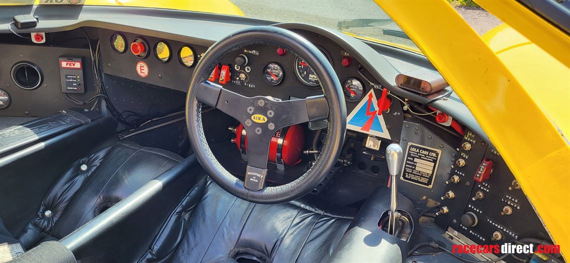 lola-t70-mk3-b-continuation-car