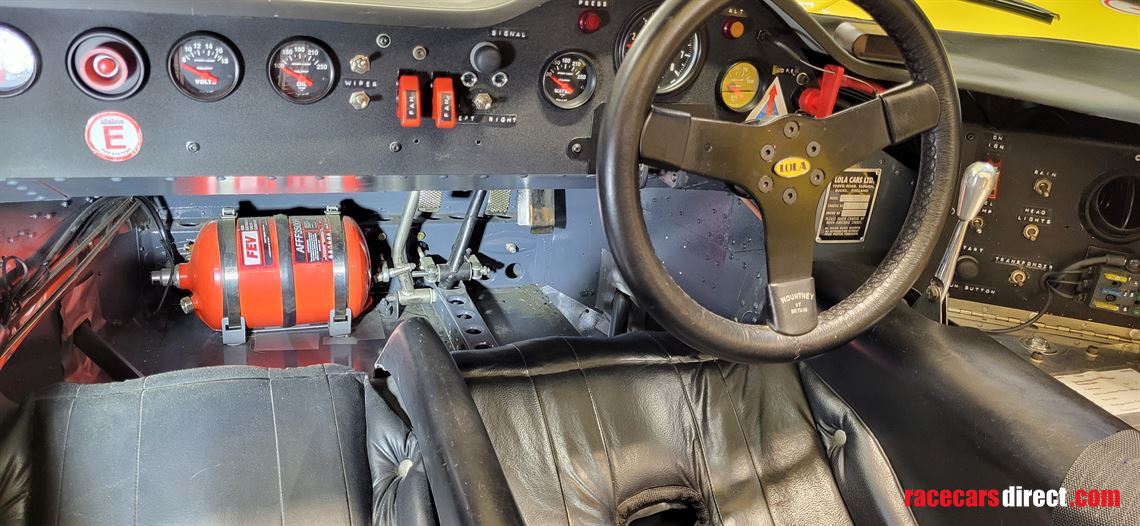 lola-t70-mk3-b-continuation-car