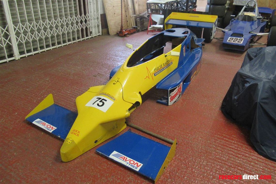 full-set-reynard-ff2000-bodywork