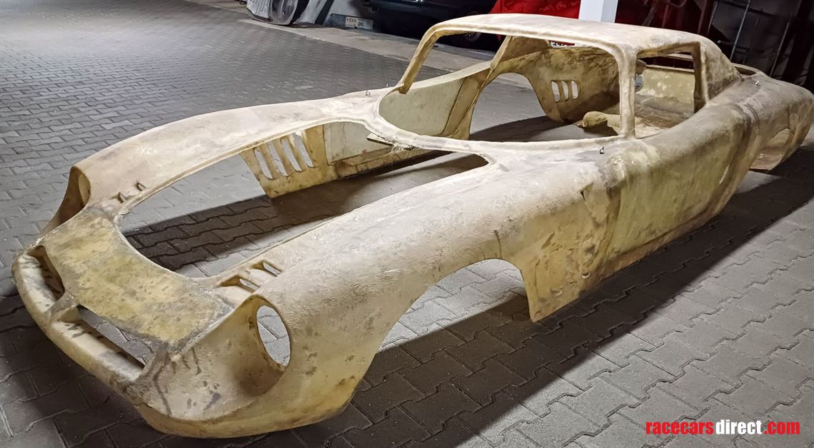 bizzarrini-gt-5300-car-body-from-the-60s