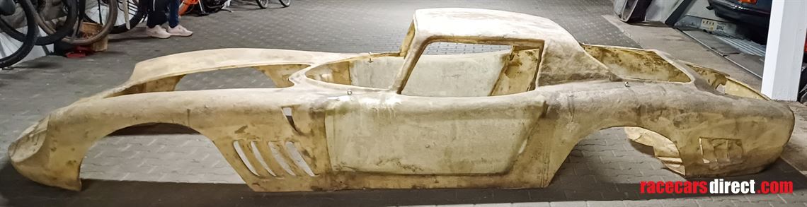 bizzarrini-gt-5300-car-body-from-the-60s