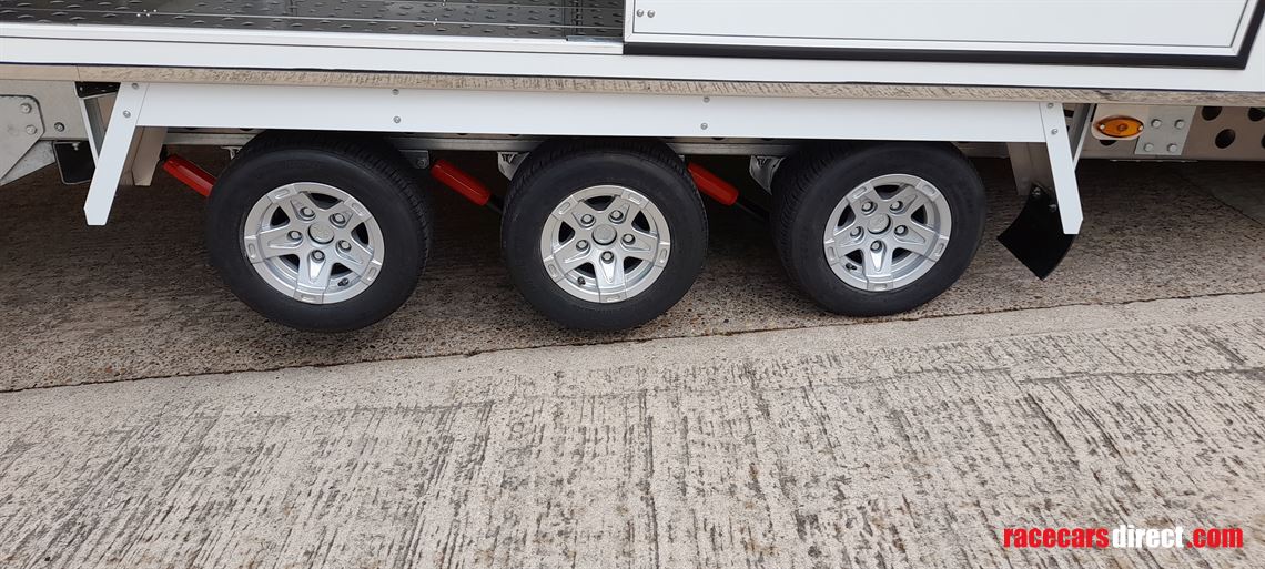 woodford-galaxy-covered-car-transporter-trail