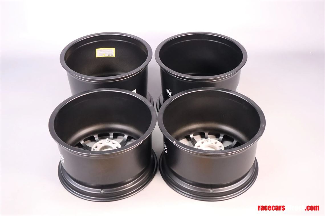 audi-r8-gt3-lms-18-wheel-set-black-new