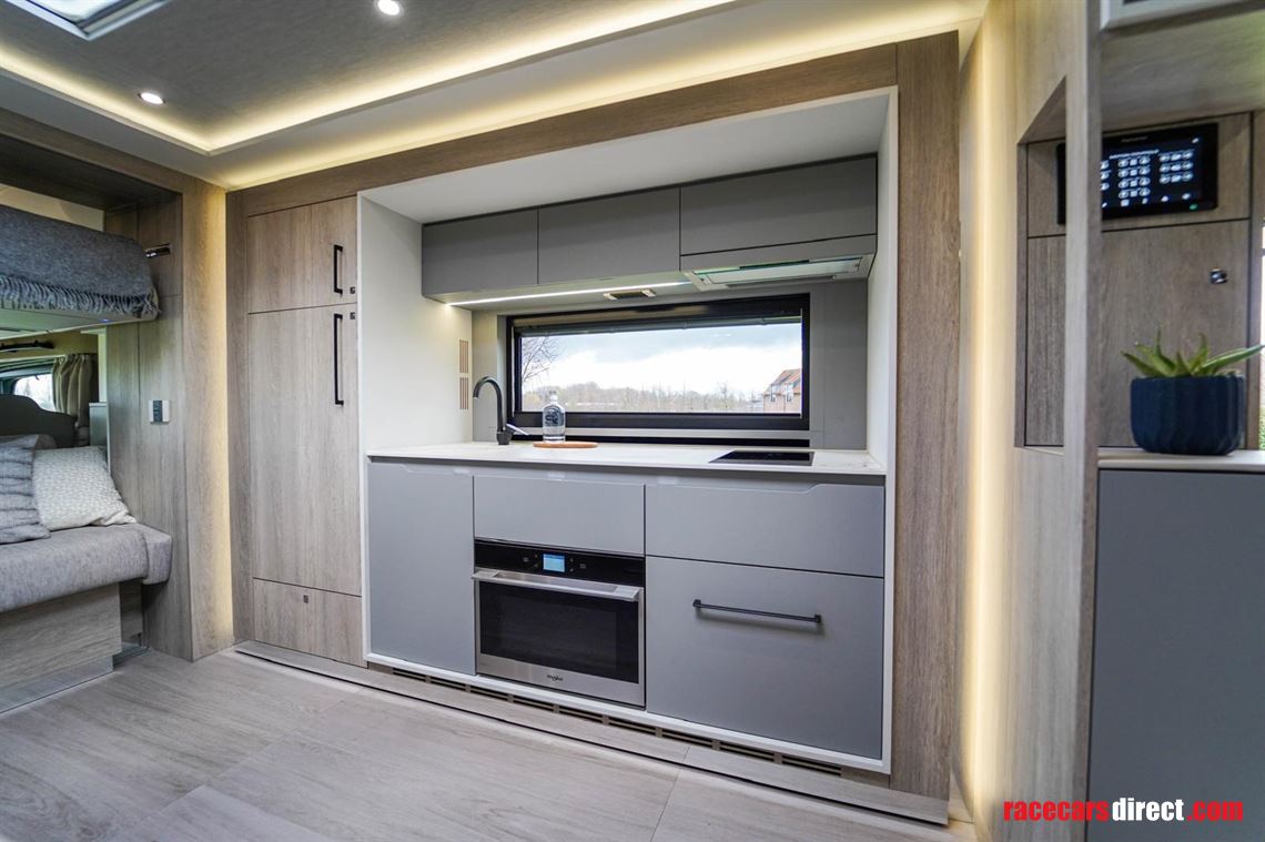 mercedes-stx-top-spec