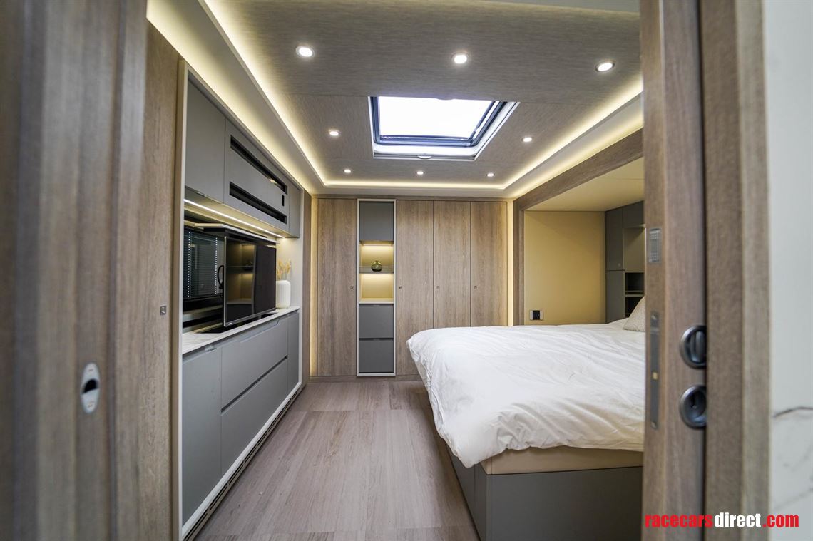 mercedes-stx-top-spec