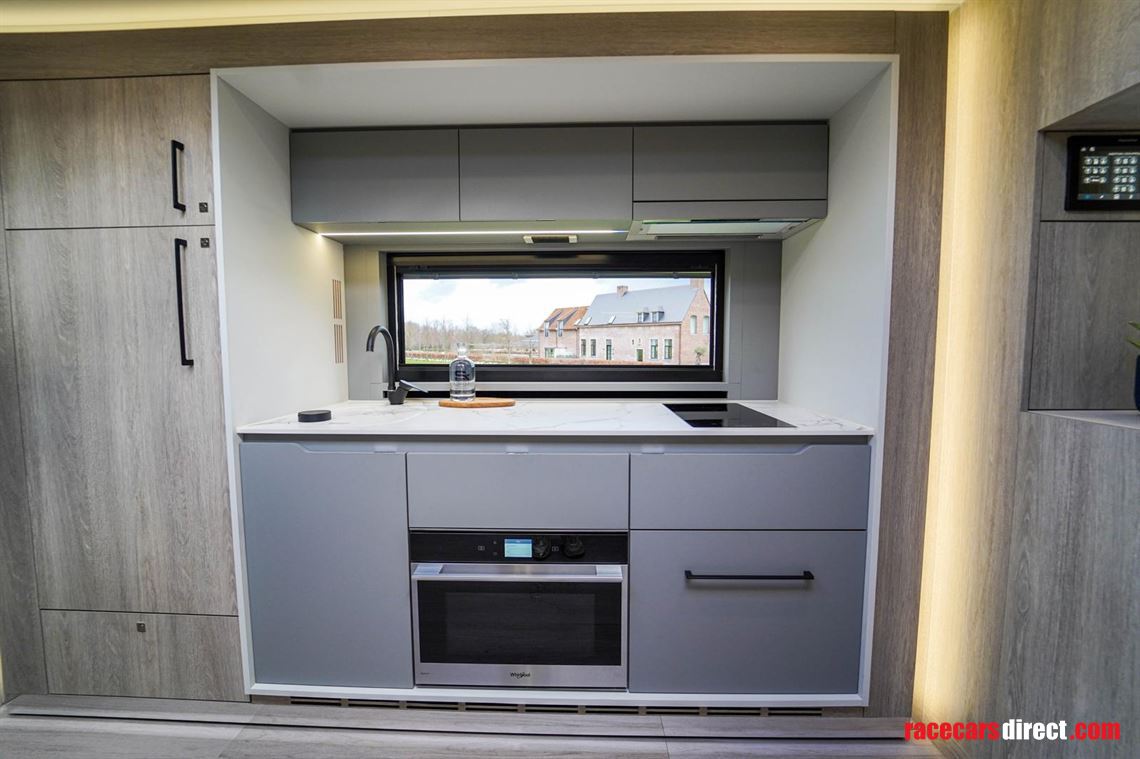 mercedes-stx-top-spec