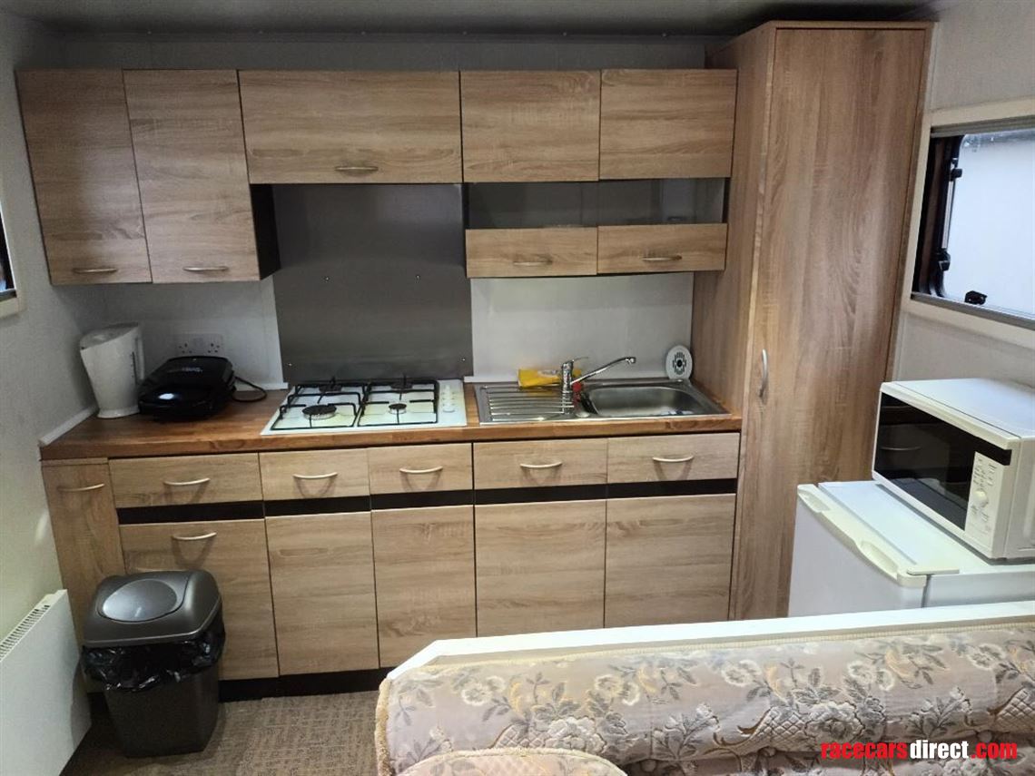 mercedes-1823-car-transporter