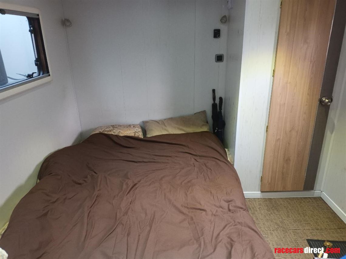 mercedes-1823-car-transporter