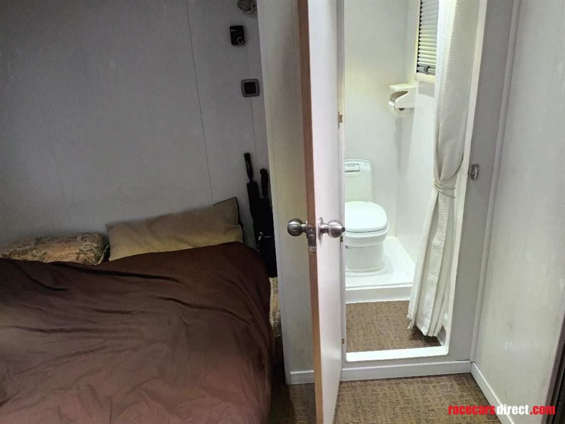 mercedes-1823-car-transporter