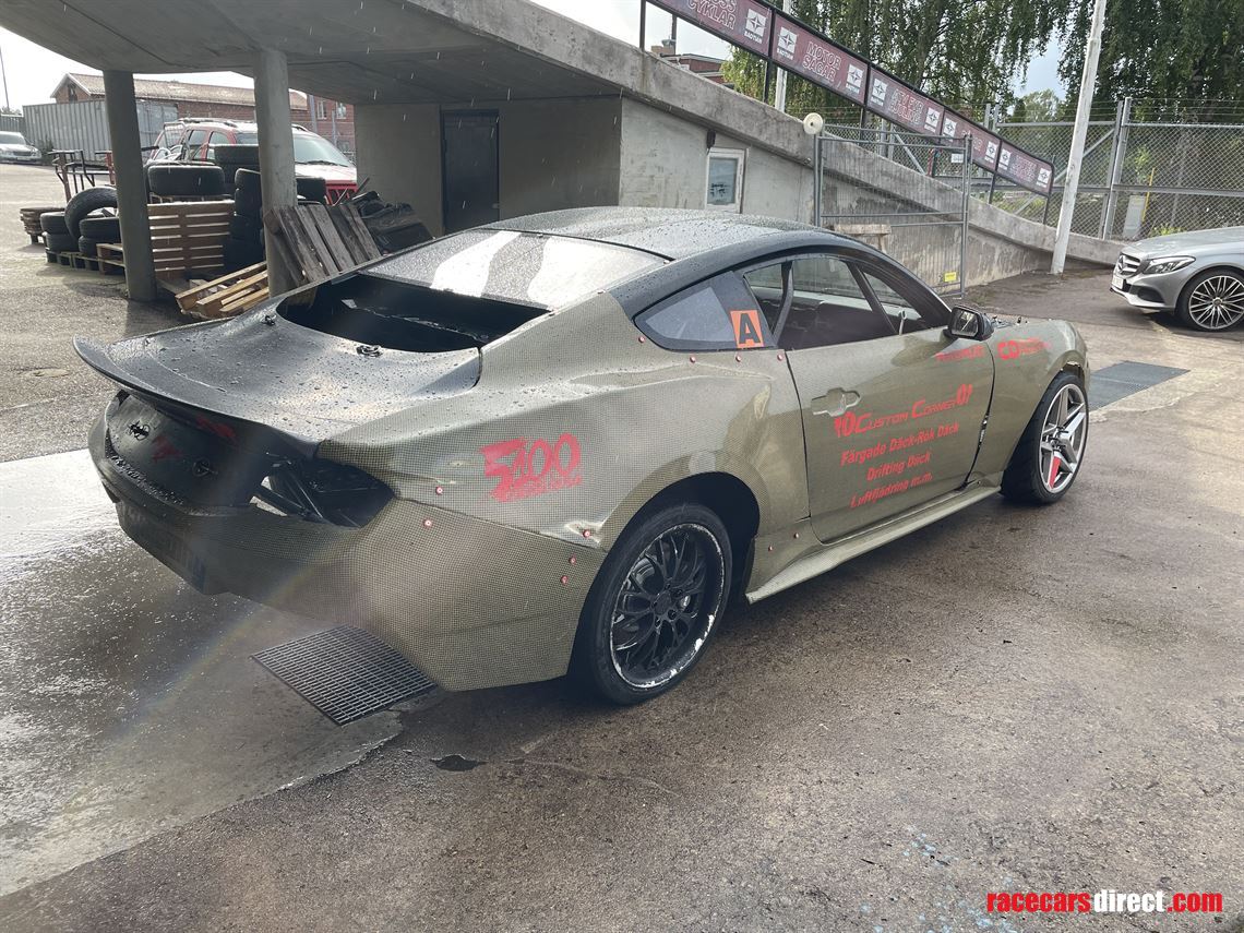 ford-mustang-2024-full-carbon-kevlar